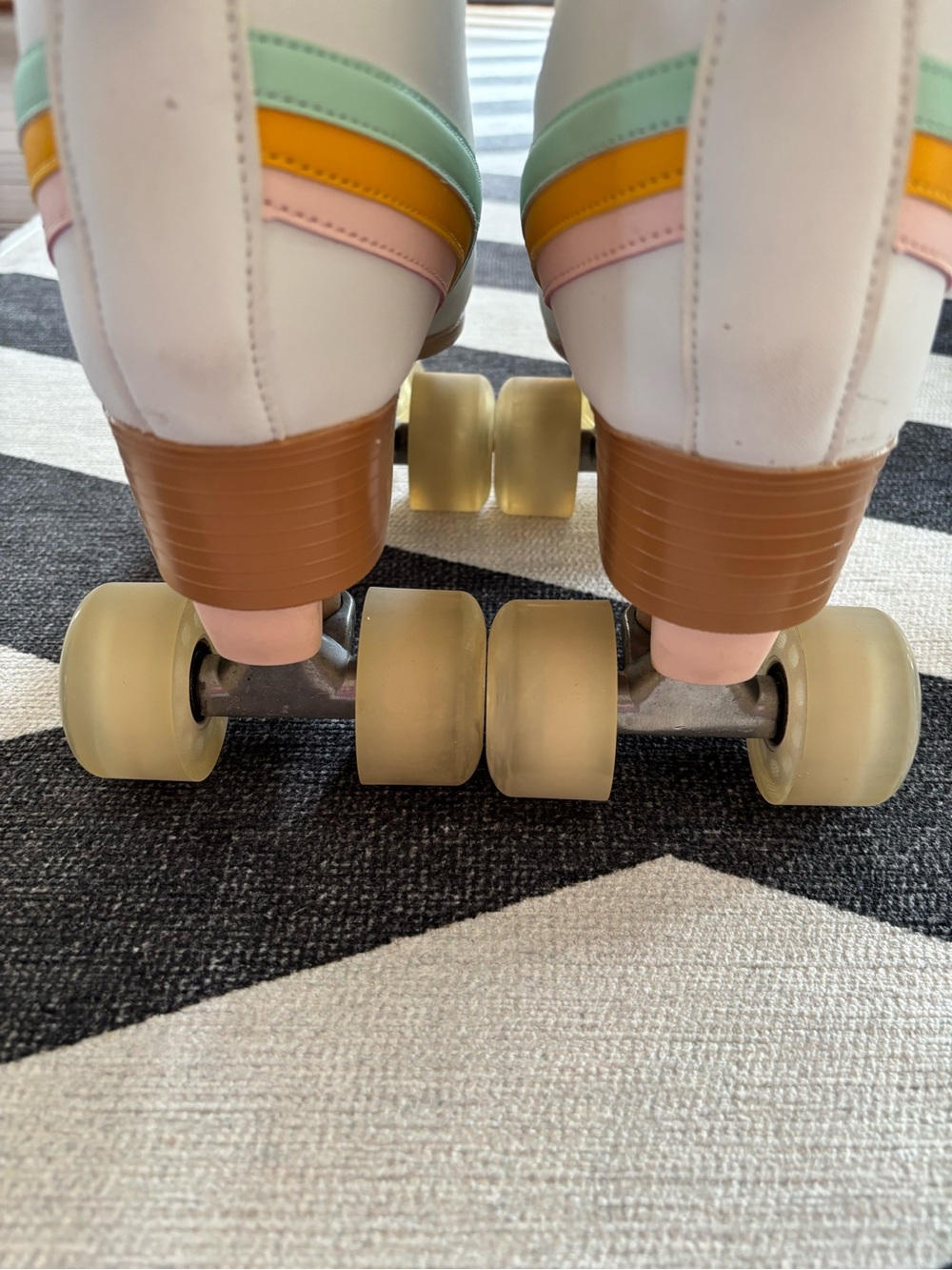 Altar'd State White High-Top Skates with Mint & Peach Accents - Picture 3 of 5
